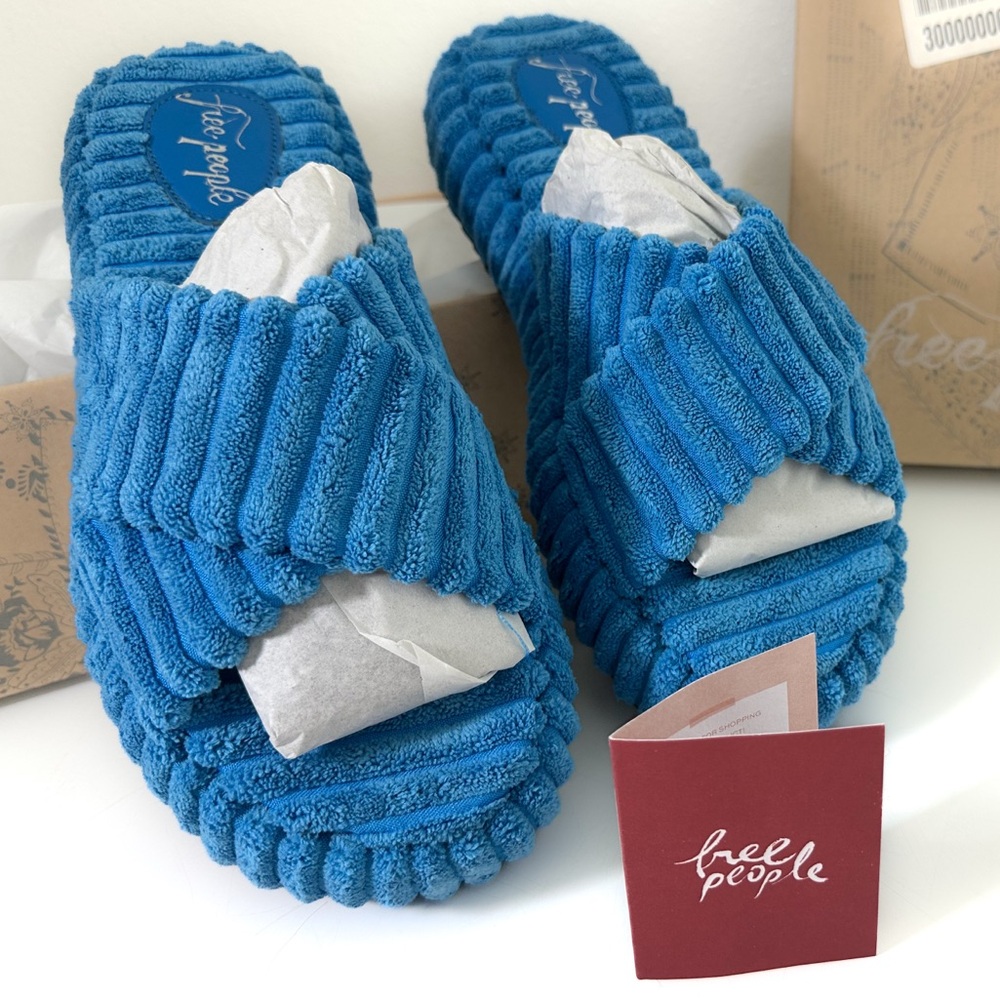 Free People Two Days in Ibiza Sandals in Cobalt Blue size 9.5 NWT